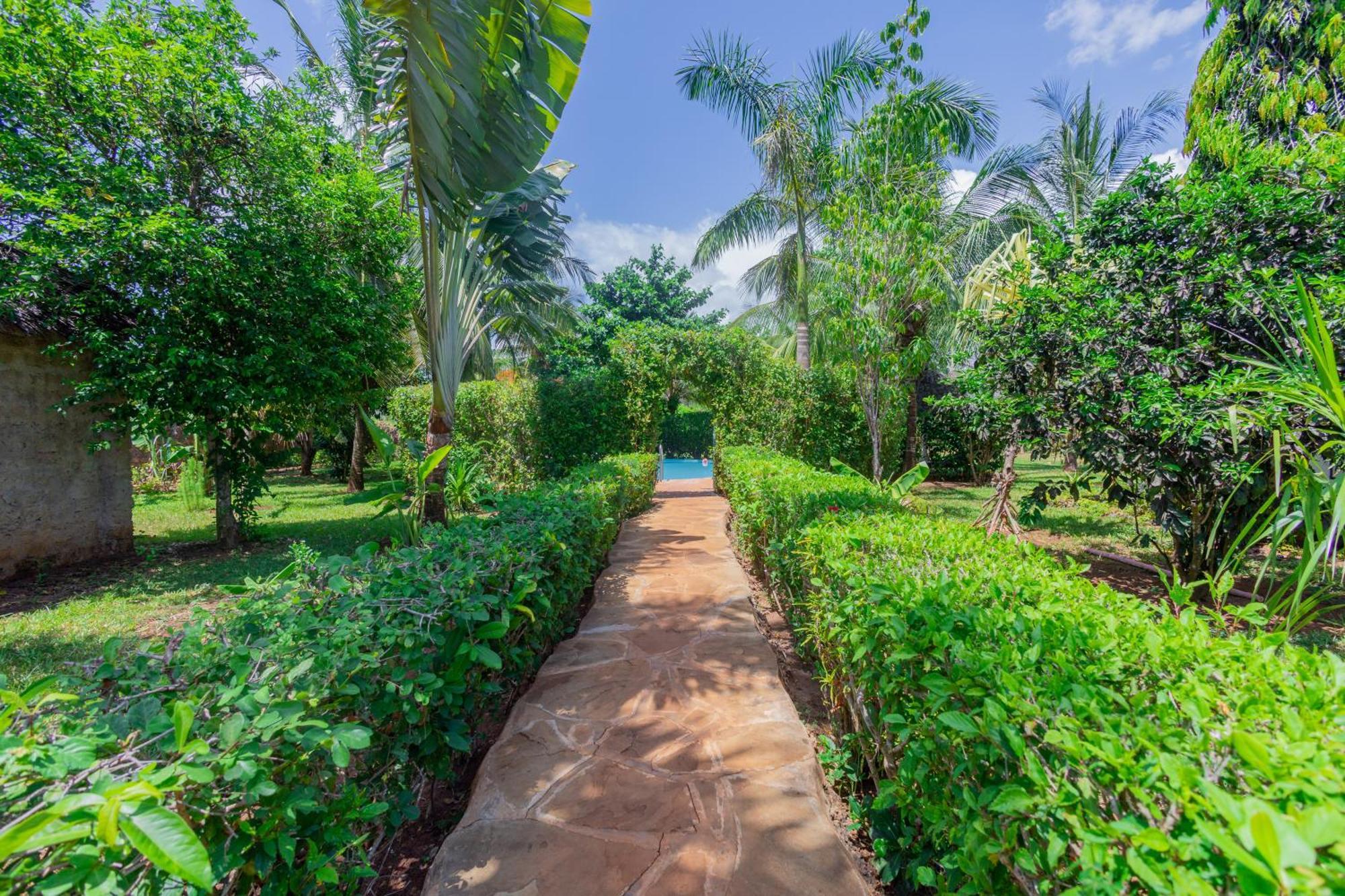 Villas Dora And Holly Diani Beach Exterior photo