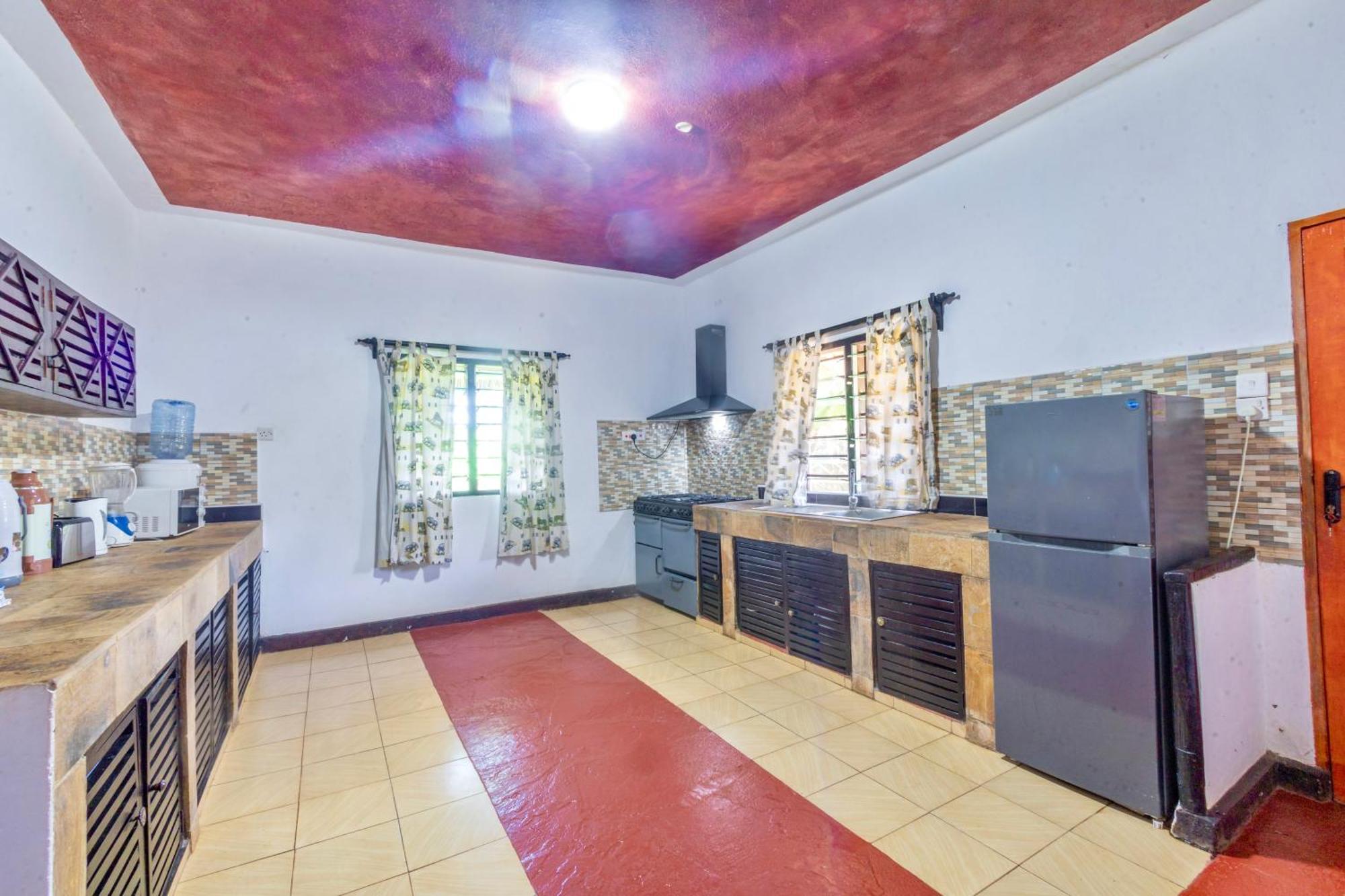 Villas Dora And Holly Diani Beach Exterior photo