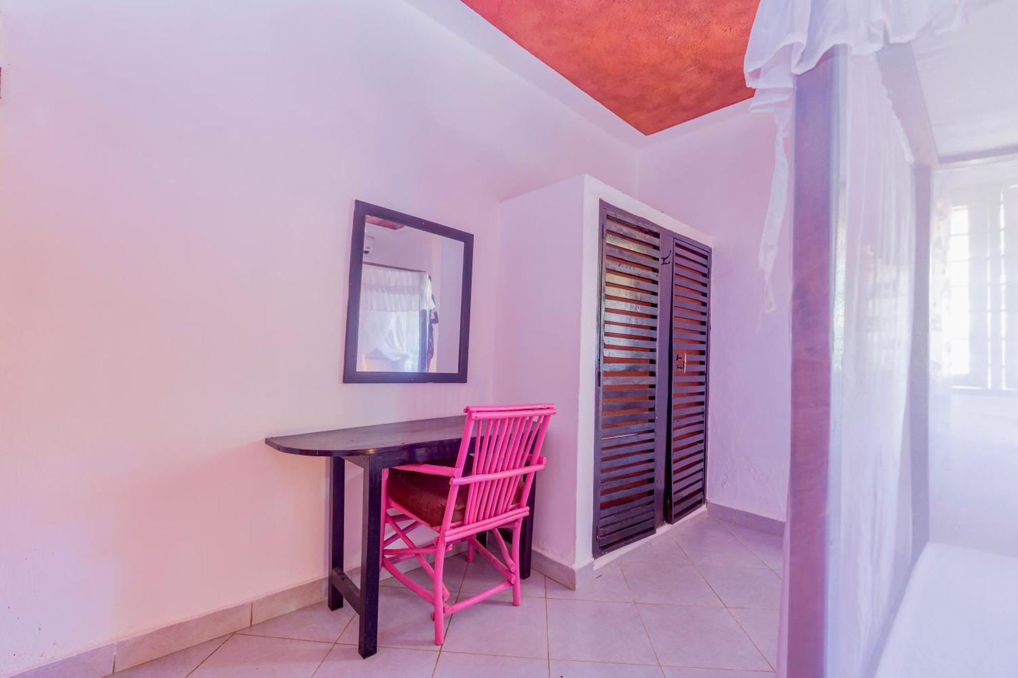Villas Dora And Holly Diani Beach Exterior photo