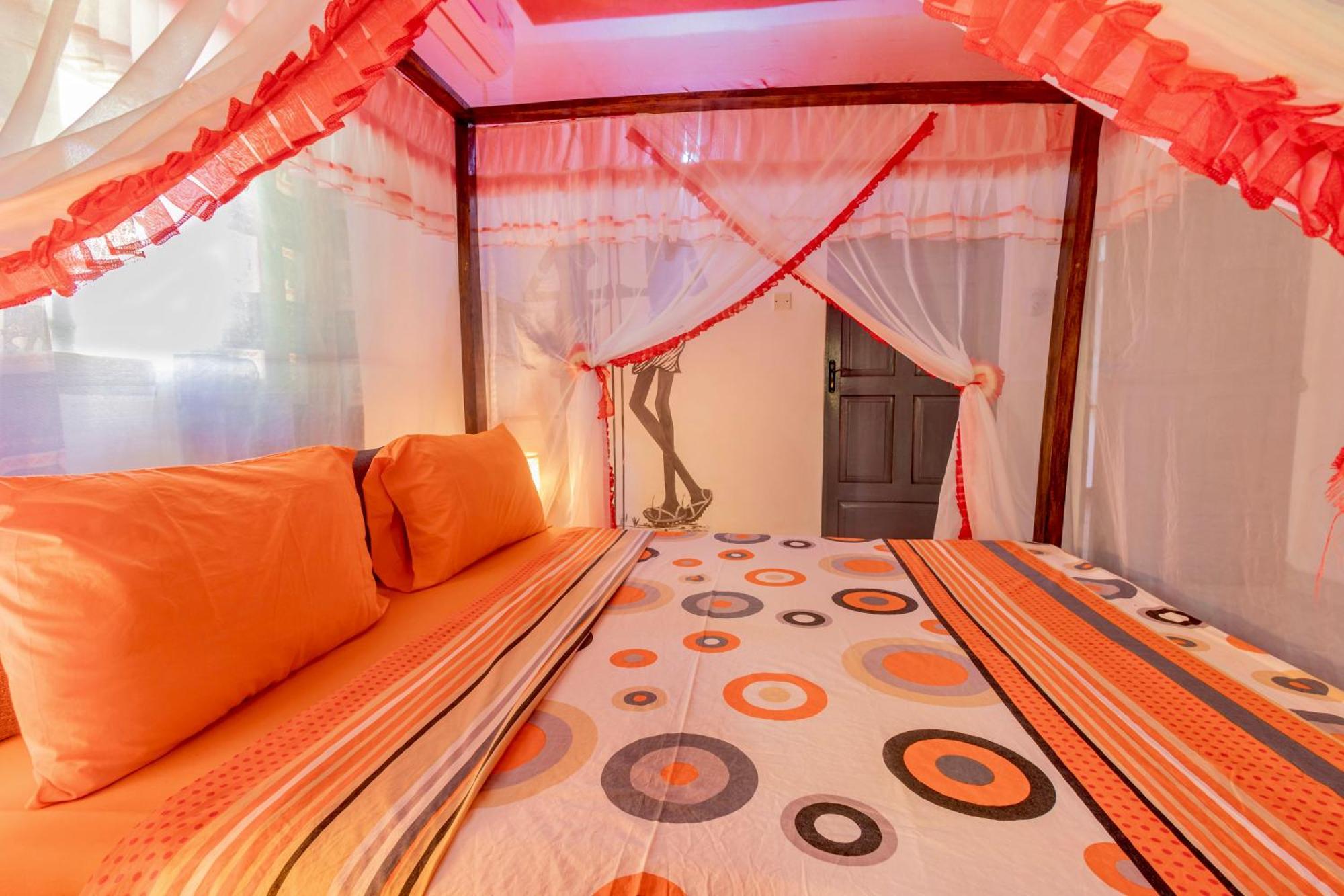 Villas Dora And Holly Diani Beach Exterior photo